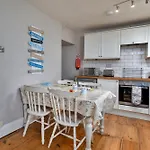 Finest Retreats - The Gulls Nest